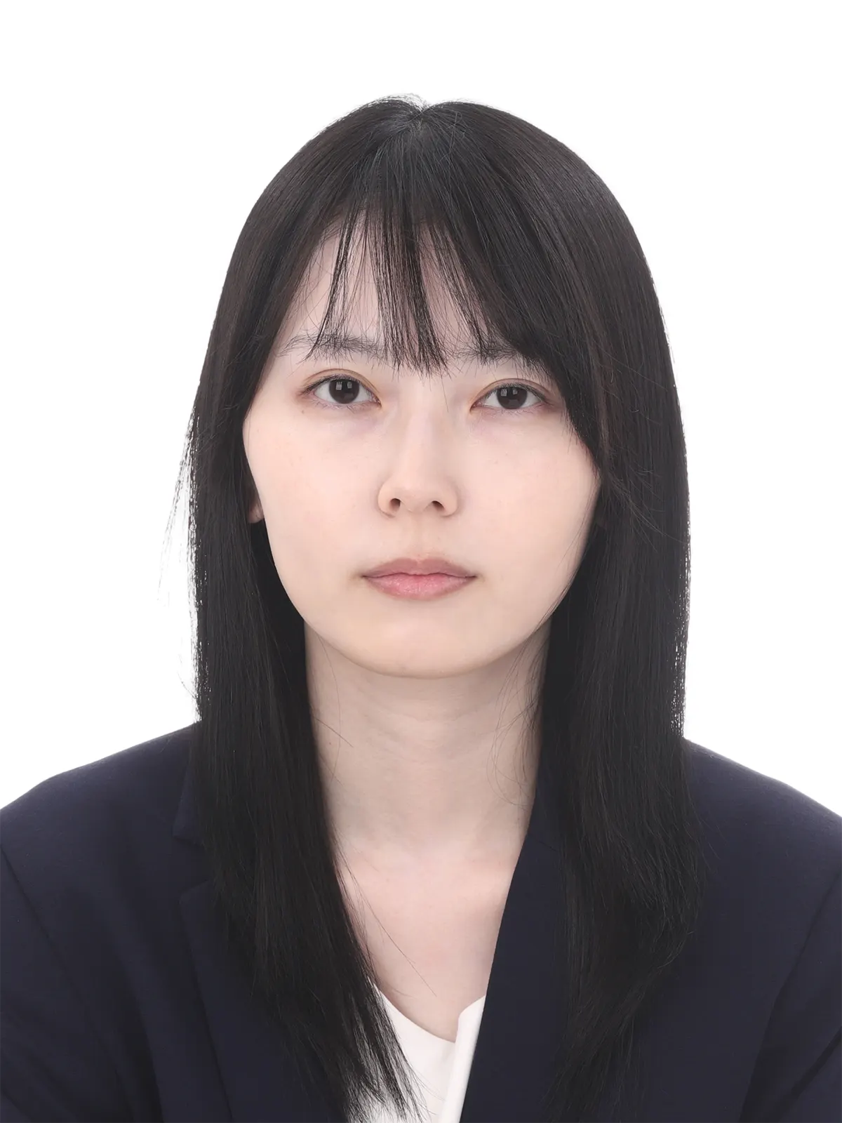 20代後半女性の社員証用証明写真修正のビフォー