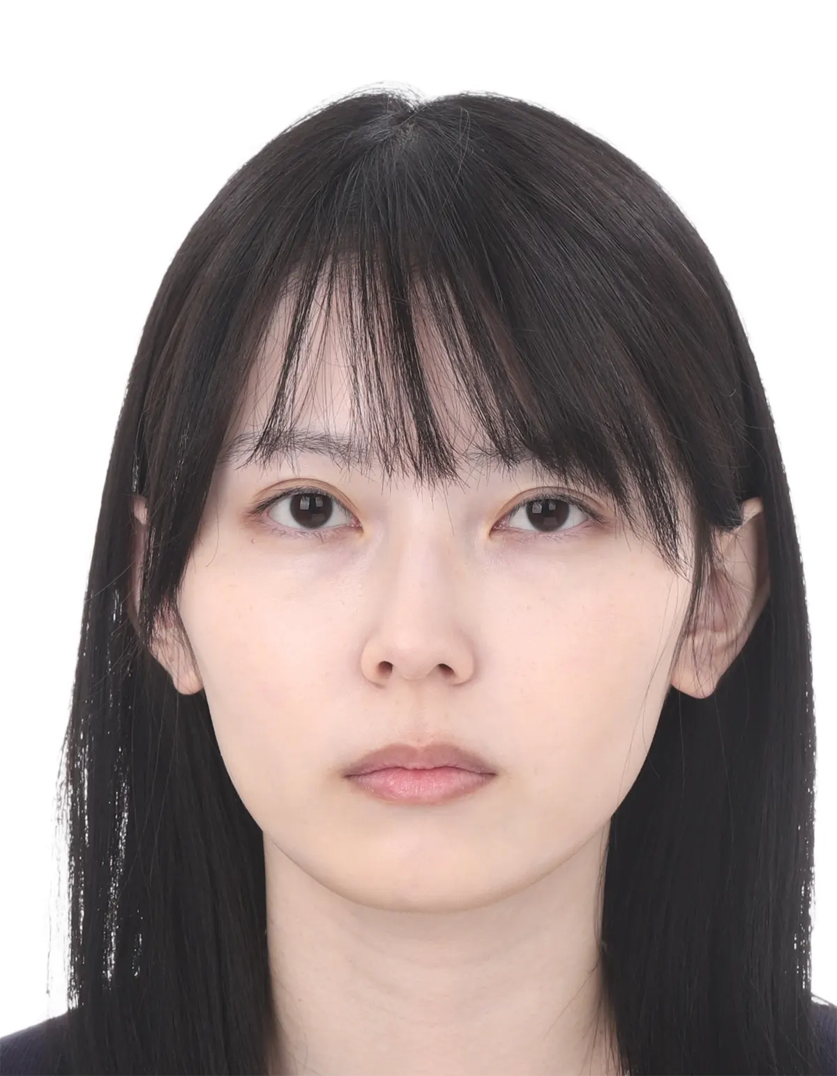 20代後半女性のパスポート用証明写真修正のビフォー