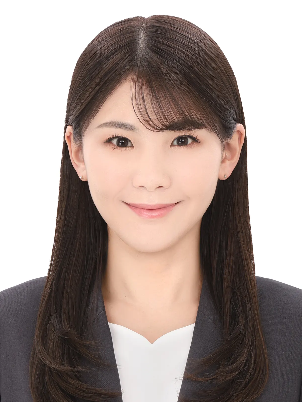 30代後半女性の社員証証明写真修正のアフター