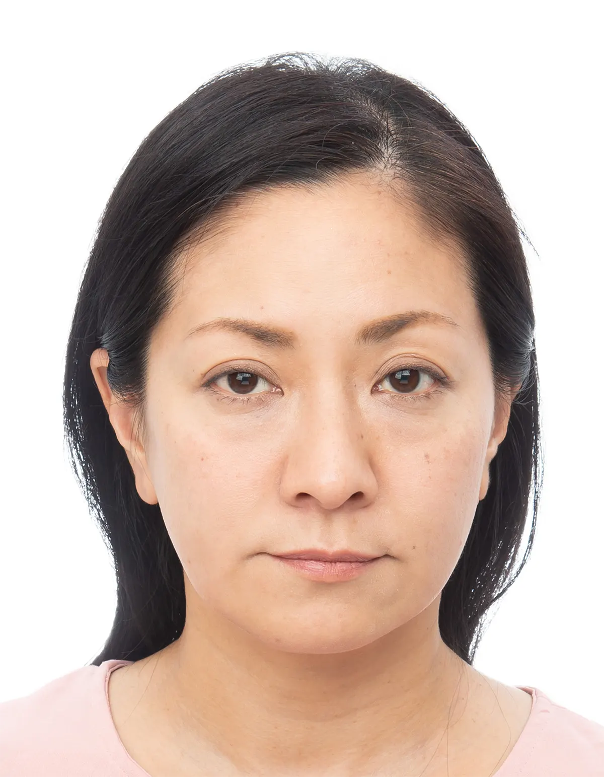 40代前半女性のパスポート用証明写真修正のビフォー