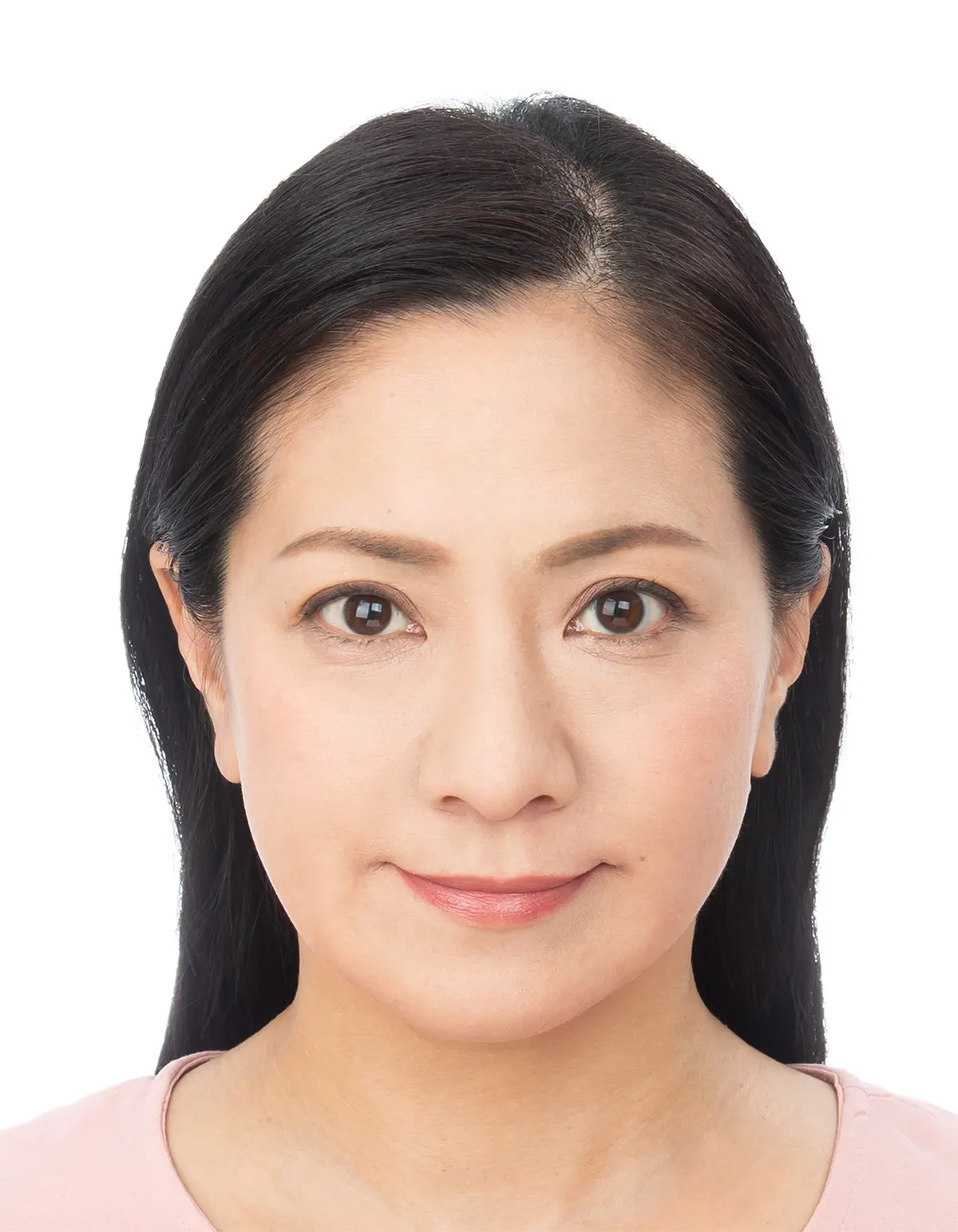 40代前半女性のパスポート証明写真修正のアフター