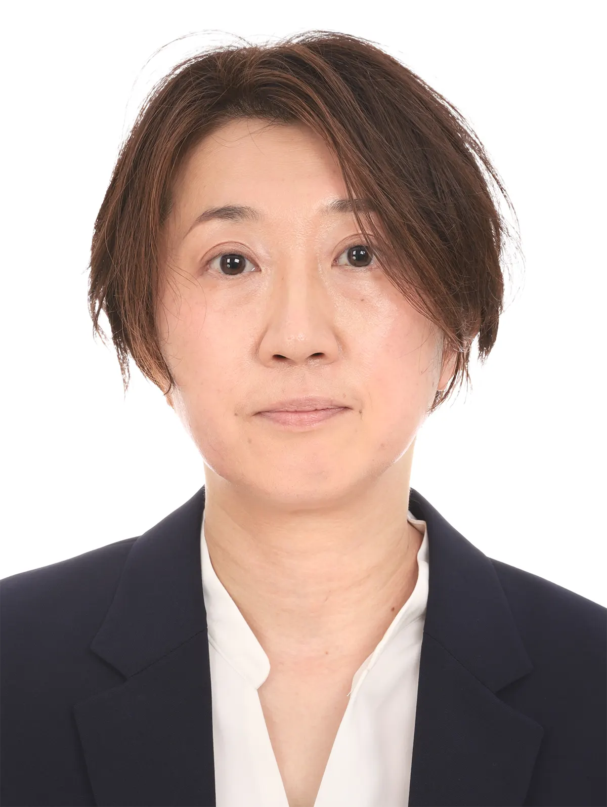40代後半女性の社員証用証明写真修正のビフォー