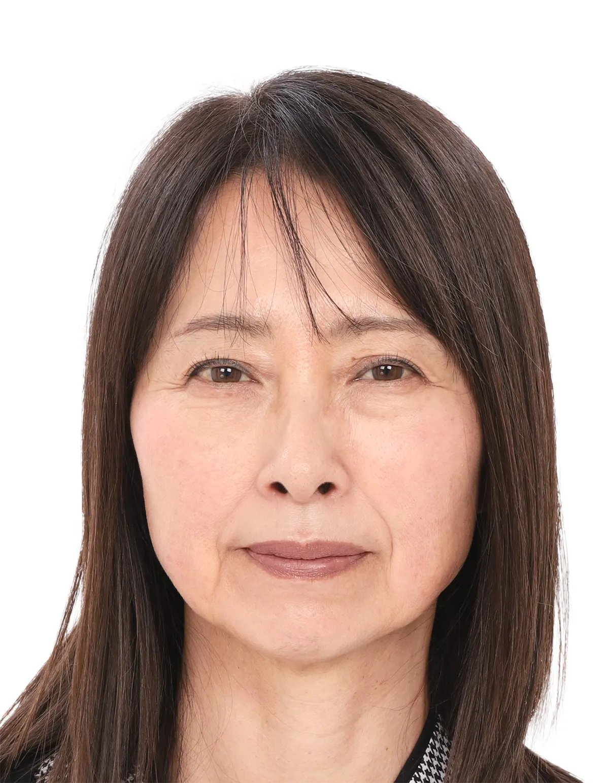 50代前半女性のパスポート用証明写真修正のビフォー