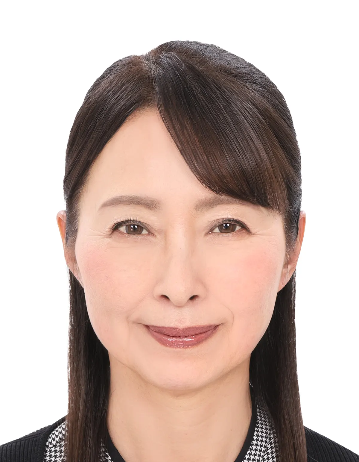50代前半女性のパスポート証明写真修正のアフター