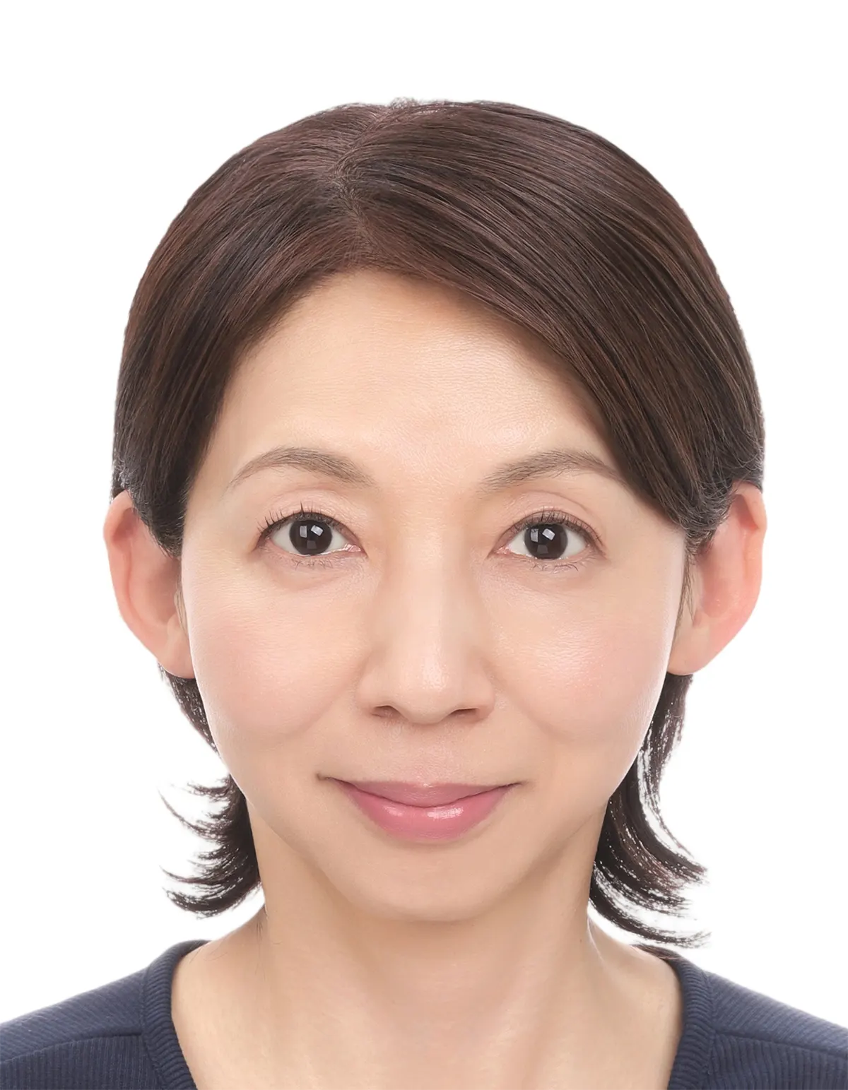 50代後半女性のパスポート証明写真修正のアフター