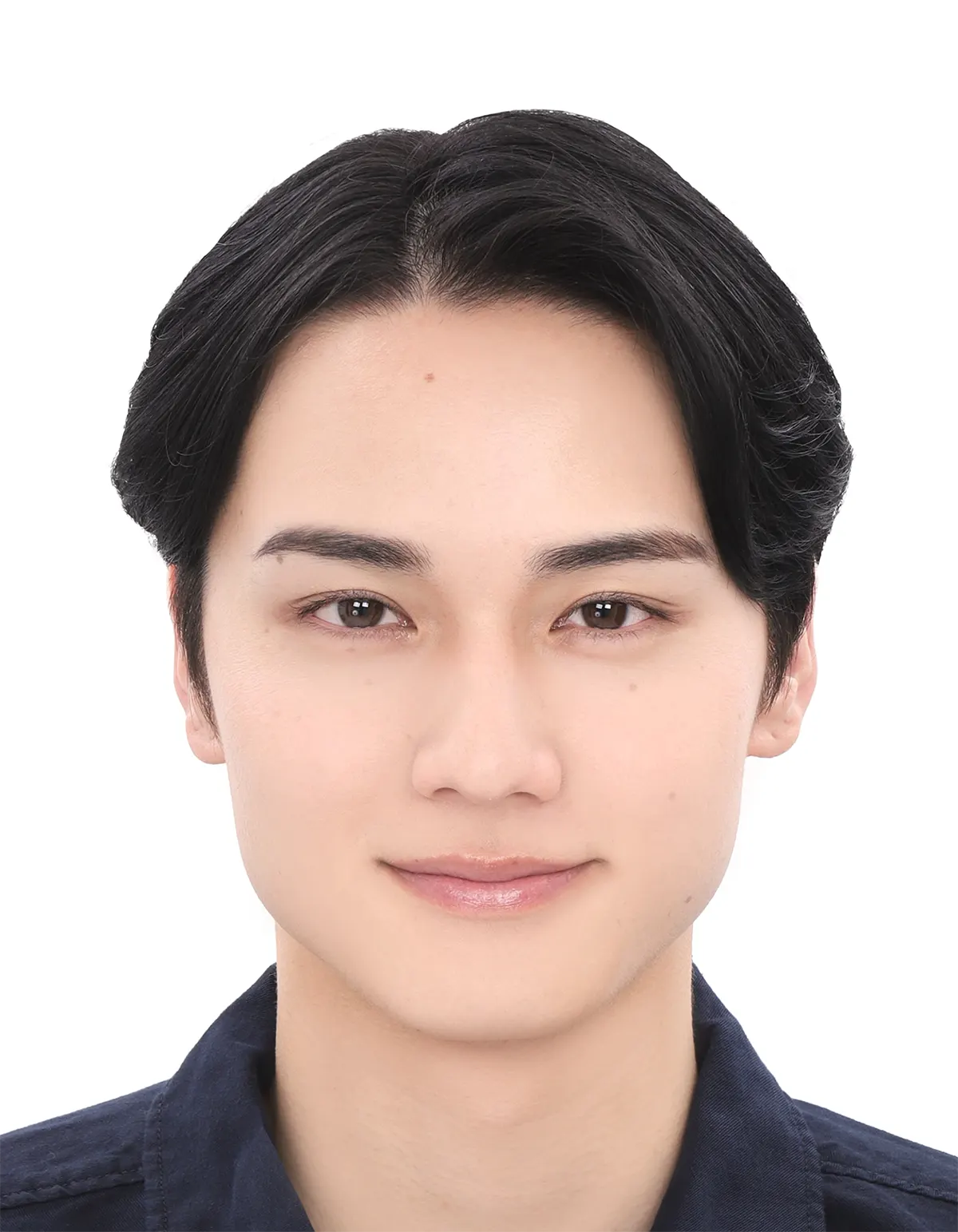 20代前半男性のパスポート証明写真修正のアフター