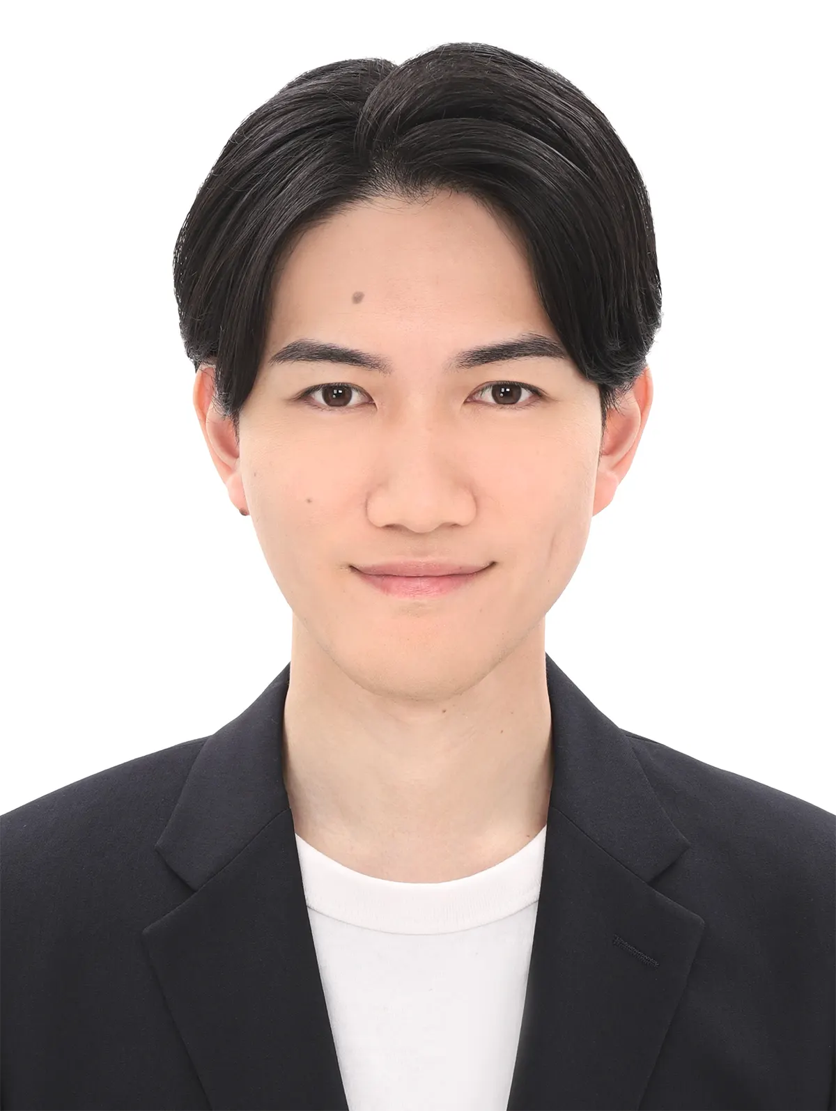 30代前半男性の社員証証明写真修正のアフター