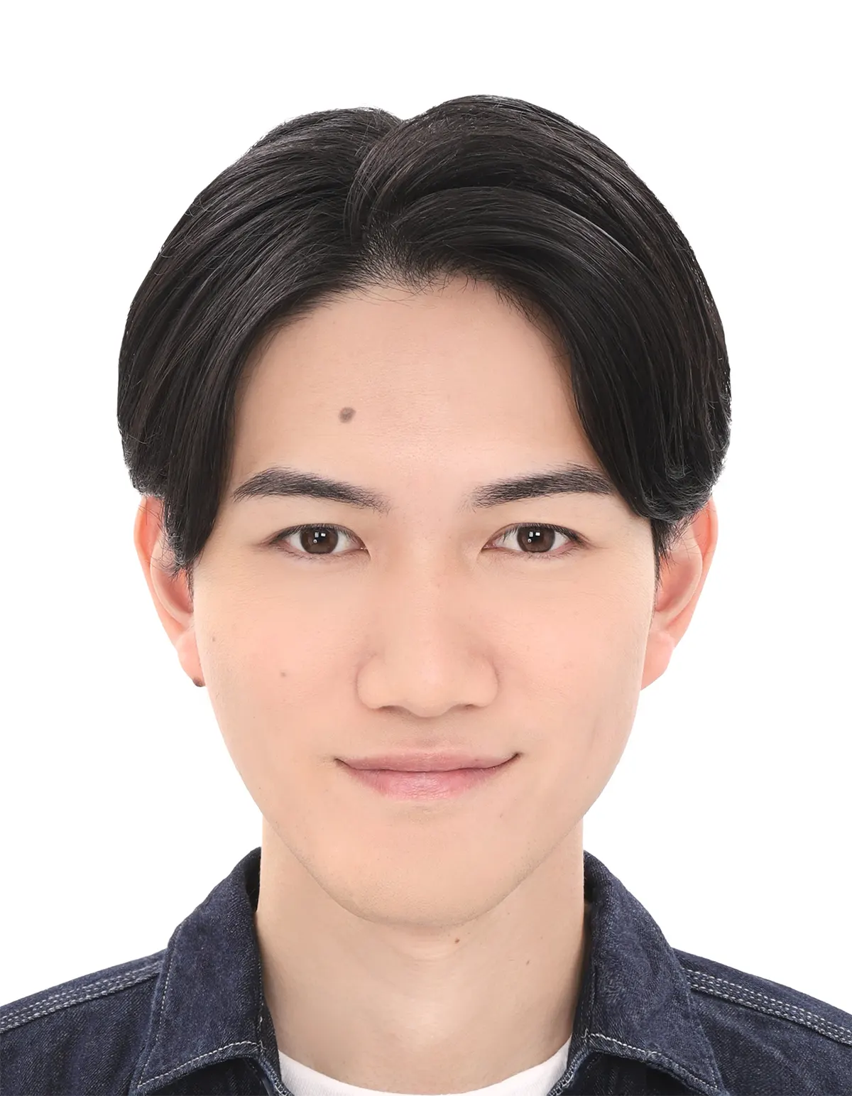 30代前半男性のパスポート証明写真修正のアフター