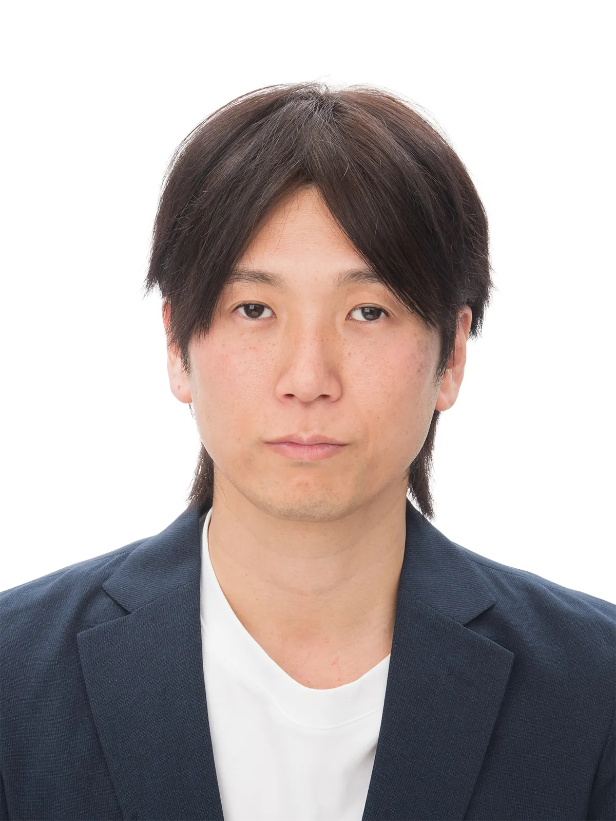 40代前半男性の社員証用証明写真修正のビフォー