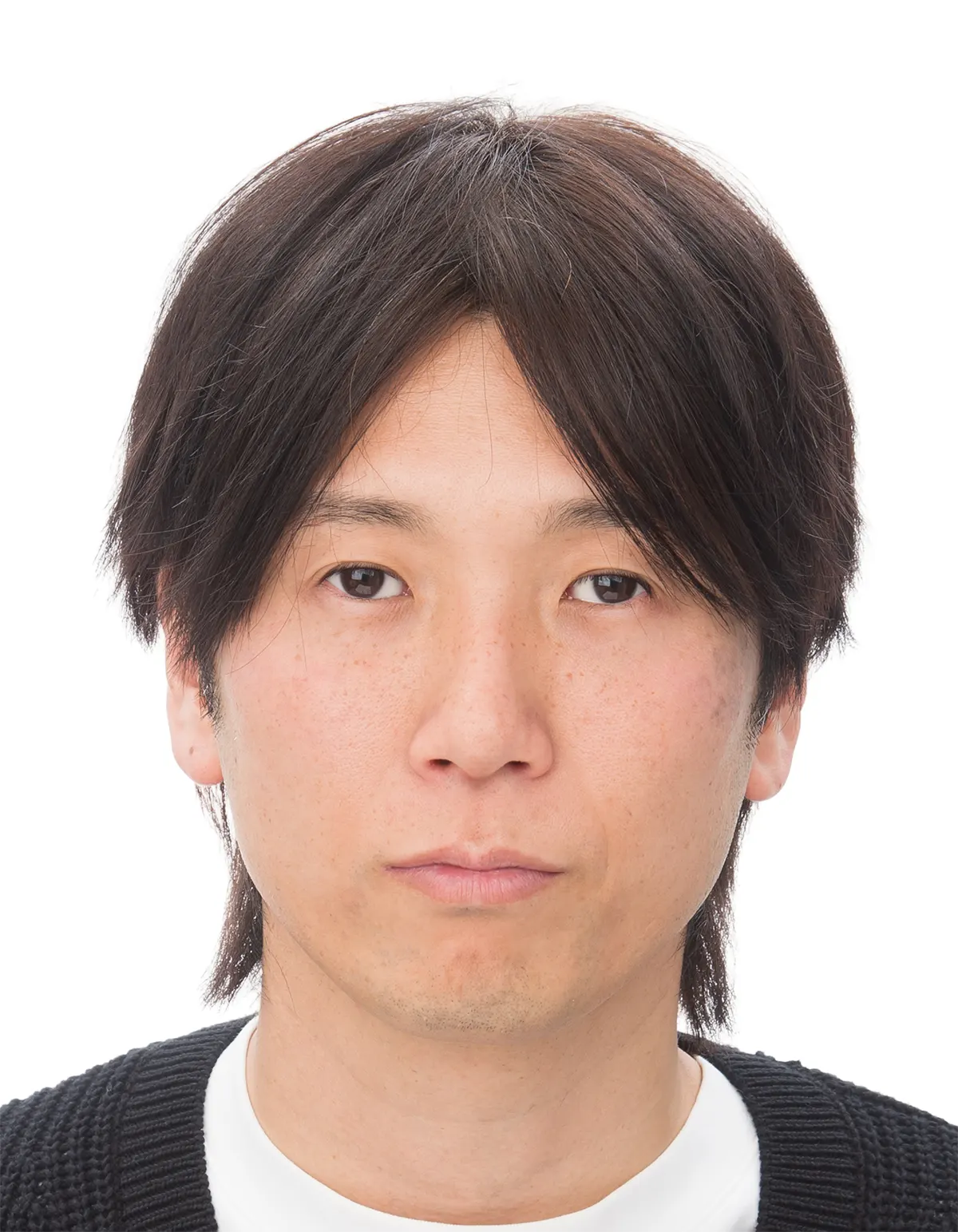 40代前半男性のパスポート用証明写真修正のビフォー