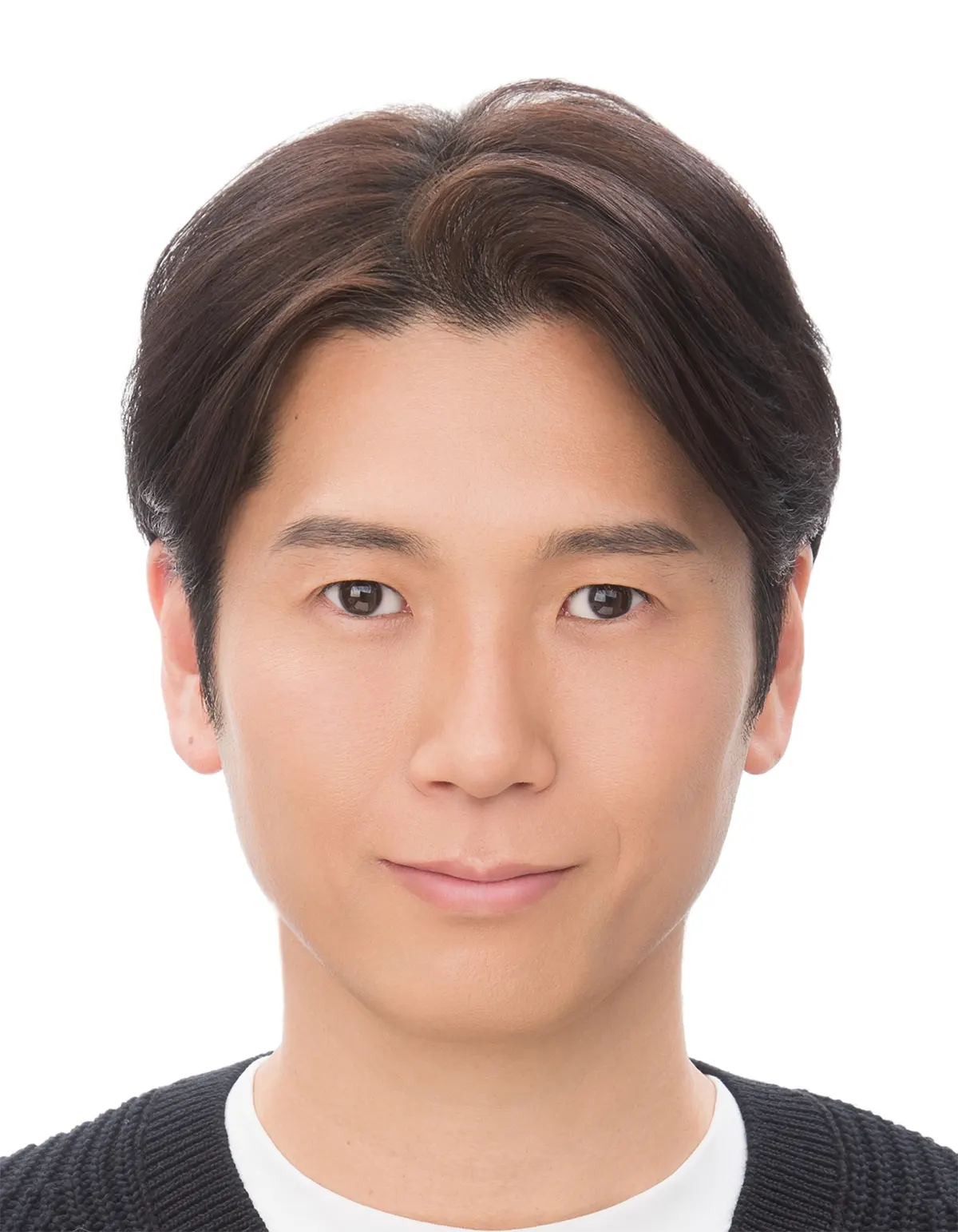 40代前半男性のパスポート証明写真修正のアフター