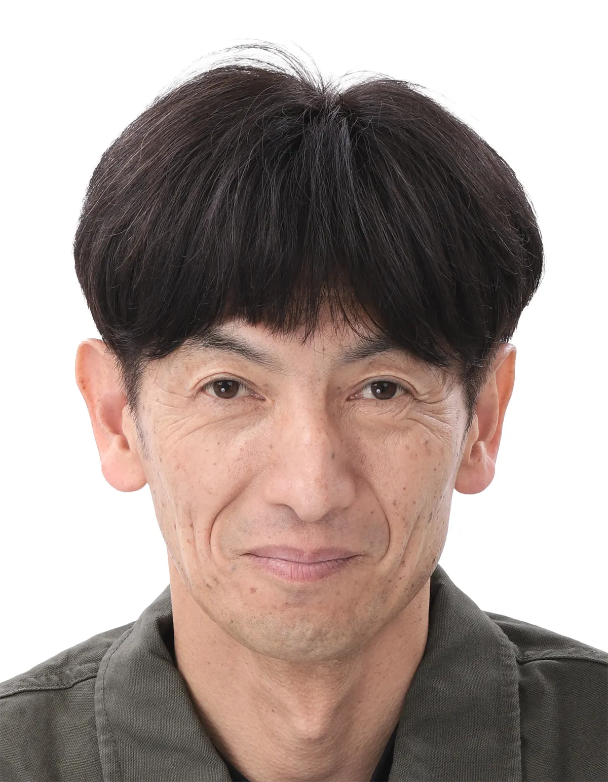 40代後半男性のパスポート用証明写真修正のビフォー