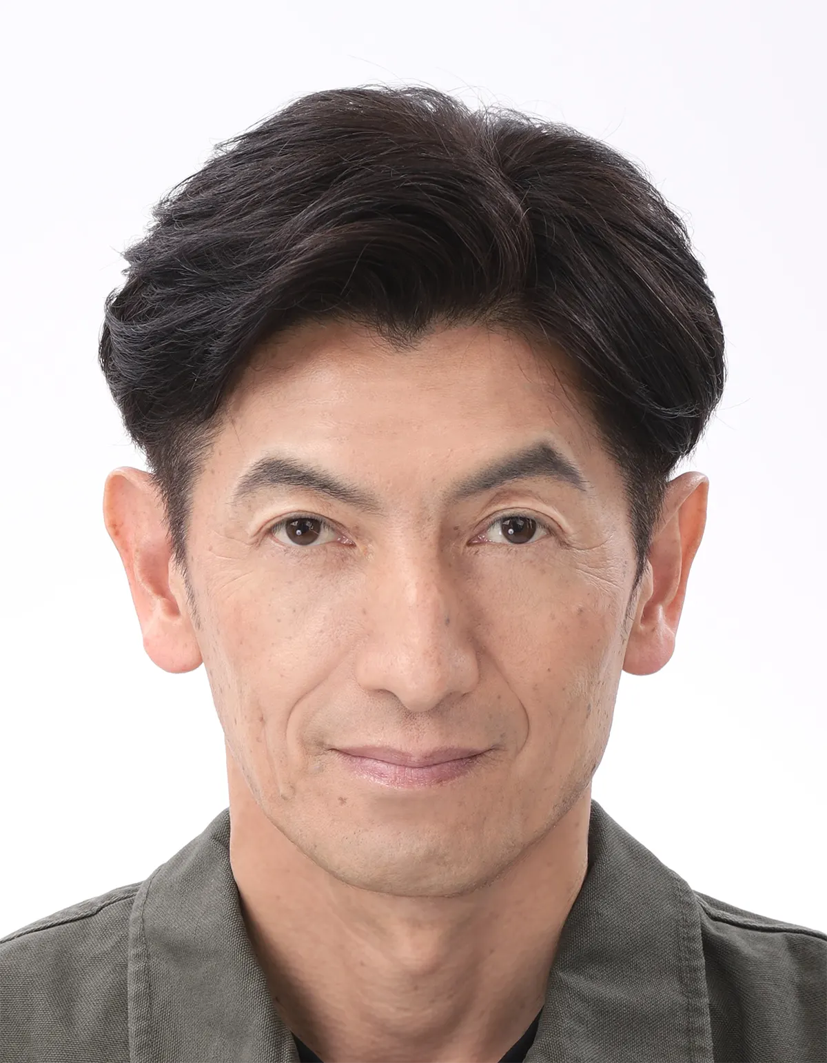 40代後半男性のパスポート証明写真修正のアフター