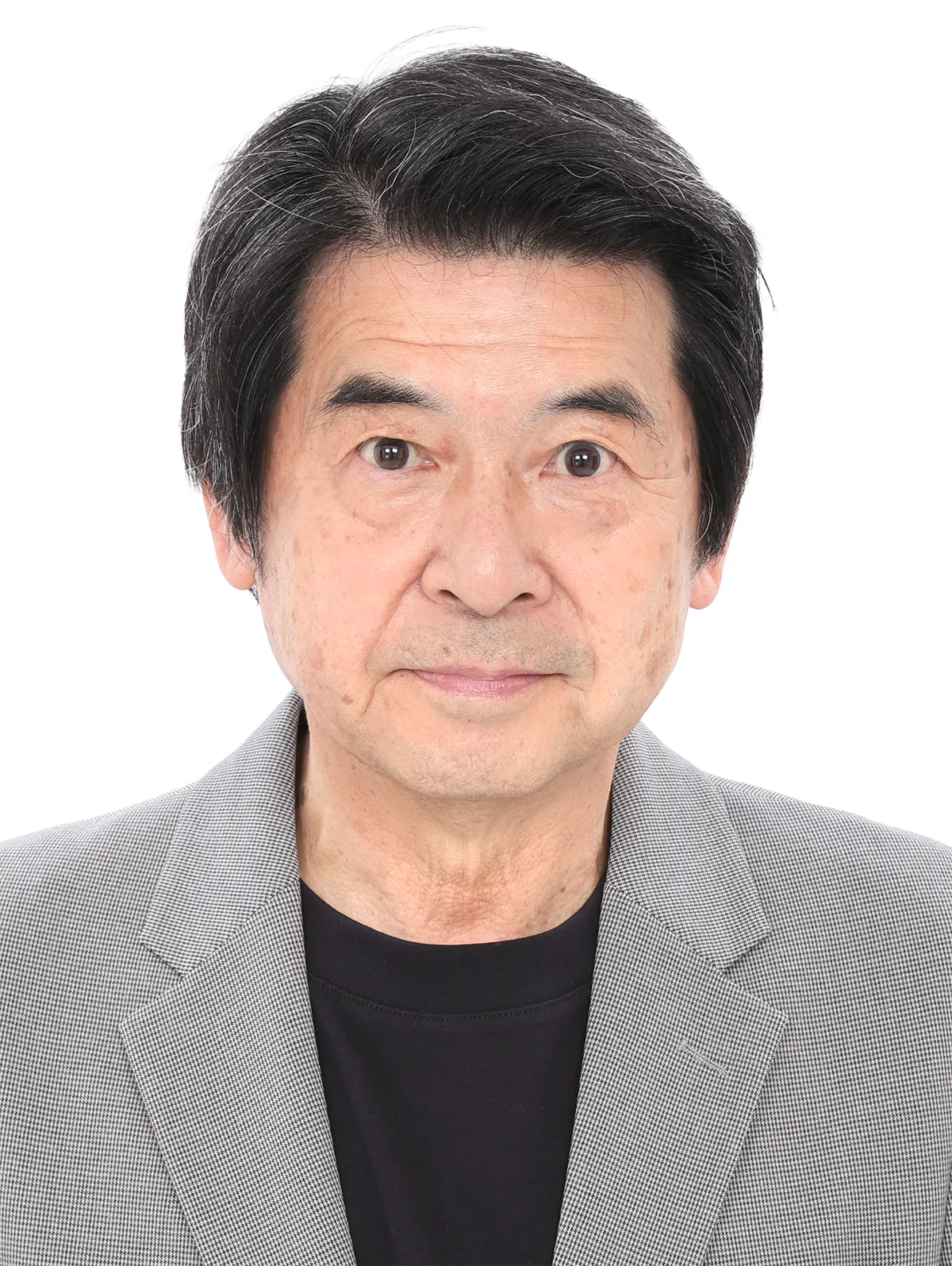 60代男性の社員証用証明写真修正のビフォー