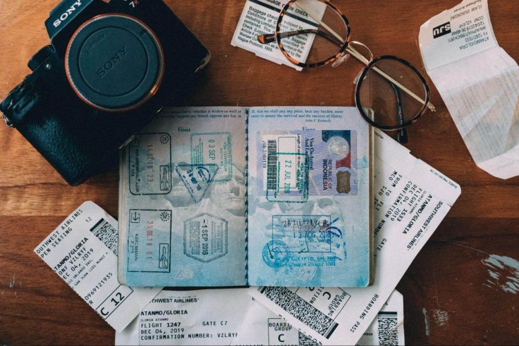 パスポート写真をスマホで撮るのにおすすめなアプリ！自分で撮る撮影方法も解説1