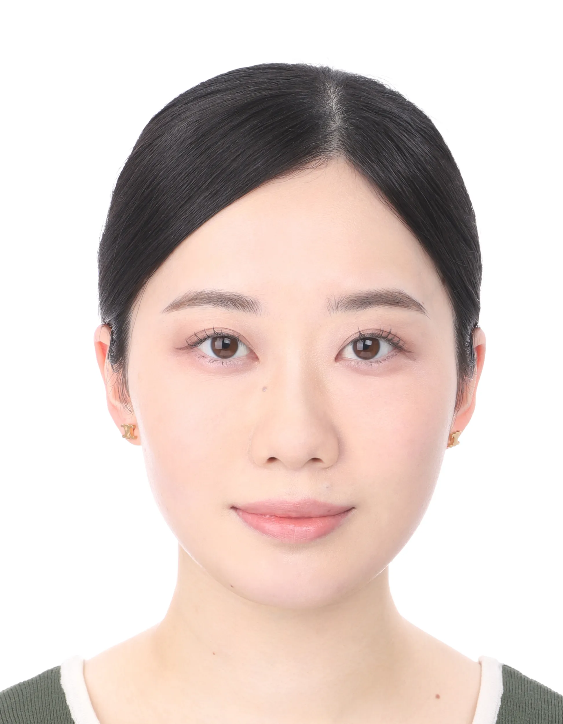 女子就活生のプロがヘアメイクして、撮影指導をした証明写真のアフター